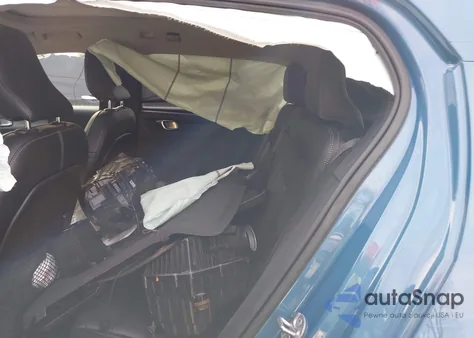 2023 Volvo Xc40 B5 Plus Bright Theme z USA, uszkodzony, nr VIN YV4L12UNXP2939177